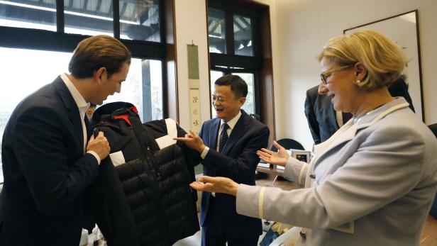 Kanzler Kurz und NÖ Landeshauptfrau Mikl-Leitner mit Alibaba-Chef Jack Ma