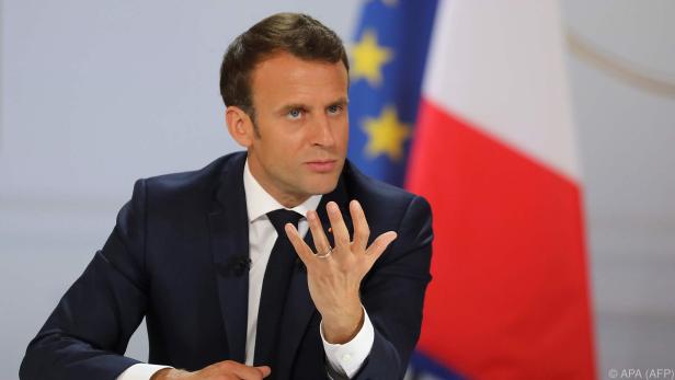 Emmanuel Macron macht große Versprechungen
