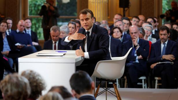 Macron will mit Reformen wieder auf die politische Überholspur