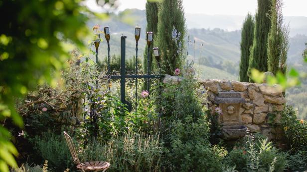 Ein Garten nah am Wein, voll mit mediterranem Flair