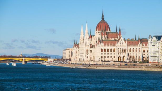 Das Parlamentsgebäude in Budapest hat den Londoner Palace of Westminster als Vorbild.