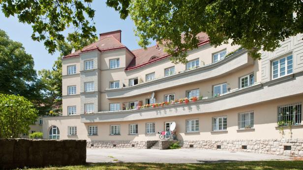 Der Sandleitenhof in Ottakring ist mit 1590 Wohnungen der größte Gemeindebau des Roten Wien