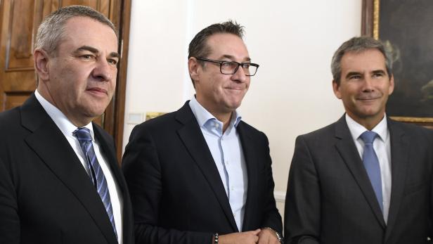 GÖD-Vorsitzender Schnedl, Vizekanzler Strache, Finanzminister Löger