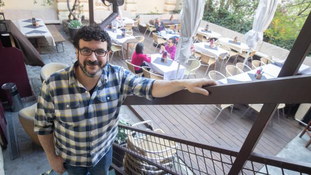 Miguel Garcia ist gebürtiger Spanier. Seit zwei Jahren leitet er gemeinsam mit drei Kollegen das Restaurant „Mi Barrio“ in Mariahilf.
