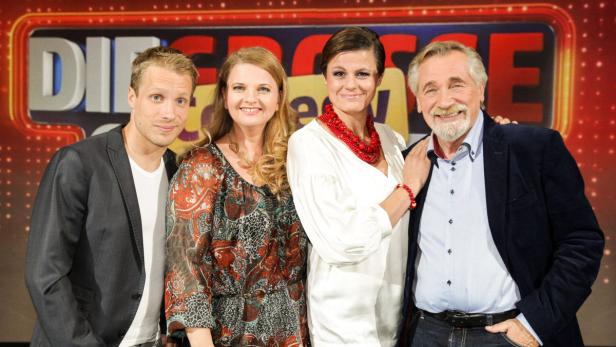 Wer dem Gewinn von 25.000 Euro einen Schritt näher kommt, entscheiden die Juroren: Comedian Oliver Pocher, Showmaster Peter Rapp, Schauspielerin Ulrike Beimpold und Schauspielerin und Sängerin Eva Maria Marold.