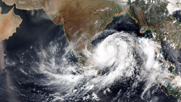 Schwerer Zyklon nähert sich indischer Küste