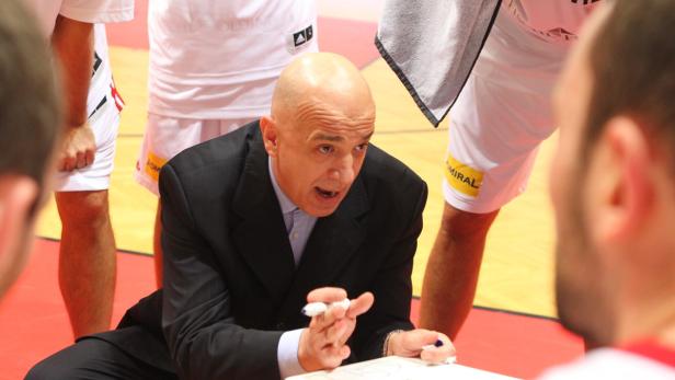 Vienna-Trainer Darko Russo musste eine Niederlage seiner Mannschaft mitansehen.