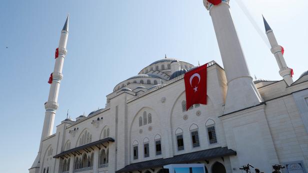 Per Moschee-Lautsprecher: Ungeimpfte in türkischem Dorf ausgerufen