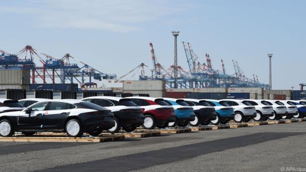 Porsche Verladung im Hafen von Bremerhaven