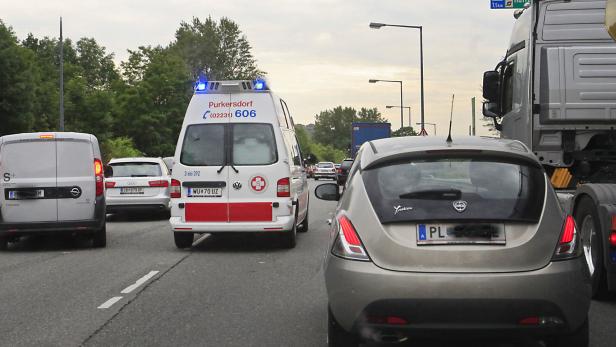 Ausnutzen der Rettungsgasse soll stärker bestraft werden