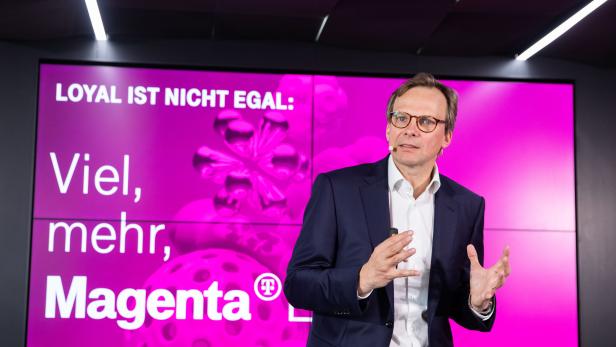 Bierwirth bei der Pressekonferenz der T-Mobile zur „Verschmelzung von T-Mobile und UPC – Startschuss für neue Ära“.