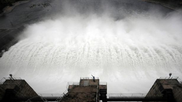 Staudämme - wie in Indien - greifen massiv ins Flussleben ein.