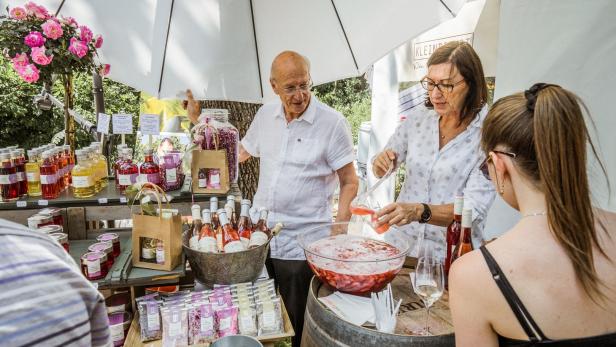 Im Stadtpark wird am Wochenende degustiert und eingekauft.