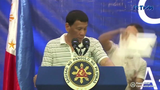 Philippinischer Präsident Duterte von Kakerlake heimgesucht