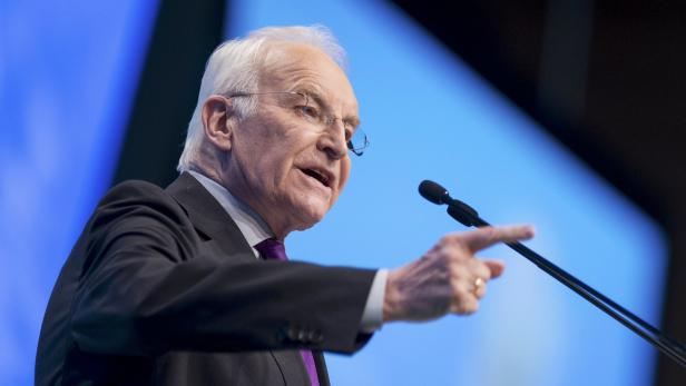 Edmund Stoiber beim Politischen Aschermittwoch 2018 in Passau.