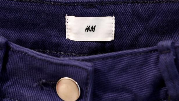 Modekonzern H&M schreibt weniger Gewinn