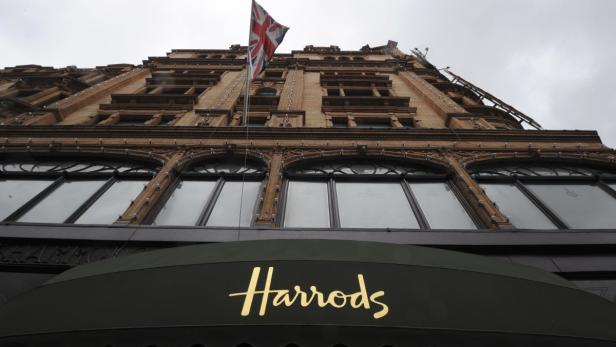 A general view of the Harrods department store in London May 8, 2010. Egyptian-born businessman Mohamed al-Fayed has sold prestigious London department store Harrods to the investment vehicle of the Qatar royal family in a deal reported to be worth around 1.5 billion pounds ($2.3 billion). REUTERS/Paul Hackett (BRITAIN - Tags: BUSINESS)