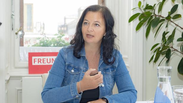 Sima ist seit fast 15 Jahren Stadträtin. Nach der Wien-Wahl möchte sie gerne eine weitere Amtszeit anhängen, wie sie im KURIER-Gespräch sagt.