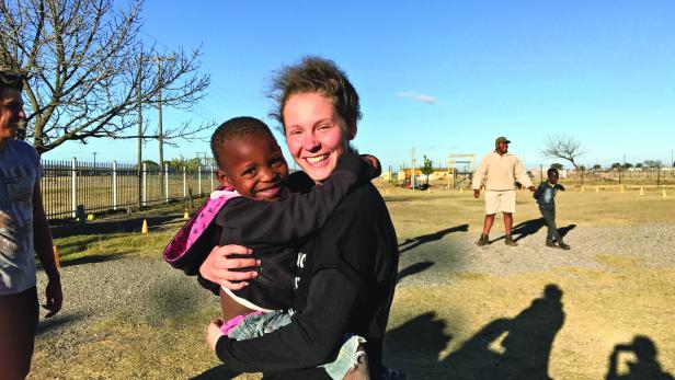 Vier Wochen Freiwilligenarbeit in Afrika: Studentin Hannah Gombas