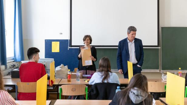Gymnasium Hagenmüllergasse Bildungsminister zieht 1.500 Lehrer aus Neuen Mittelschulen ab