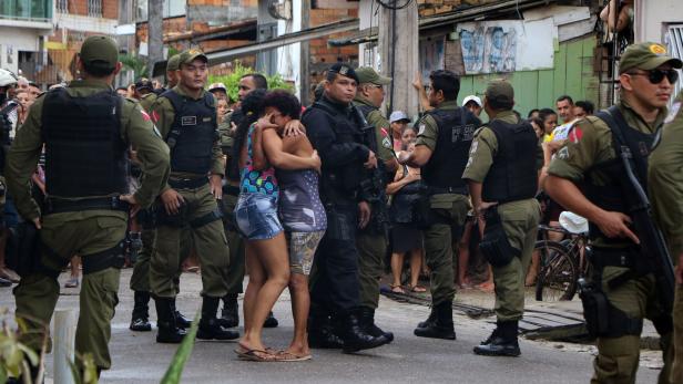 Brasilien: Vermummte Täter erschossen elf Menschen in Bar