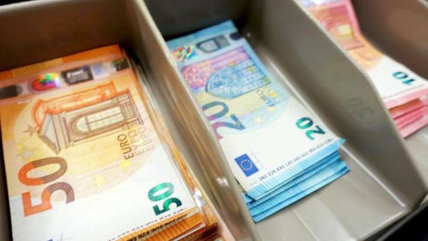 Politisch hoch umstritten: 10.000-Euro-Limit für Barzahlungen fix
