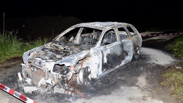 NÖ: Erneut Bankomat aufgebrochen und Fluchtauto in Brand gesetzt