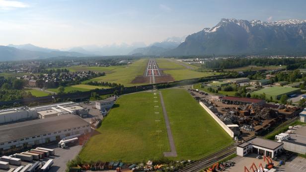 Trotz Dauerregen im Mai öffnet Salzburgs Flughafen heute pünktlich