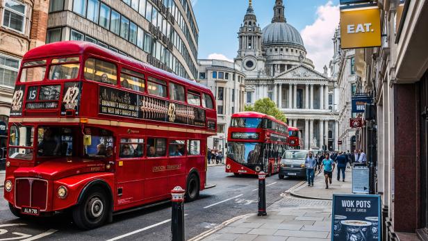 Ende der Nackt-Werbung auf Londoner Bussen