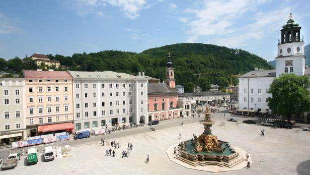 Blick auf den Salzburger Residenzplatz
