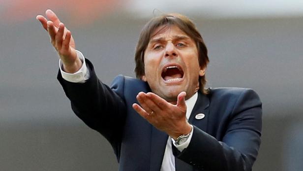 FILE PHOTO: Chelsea sack manager Antonio Conte