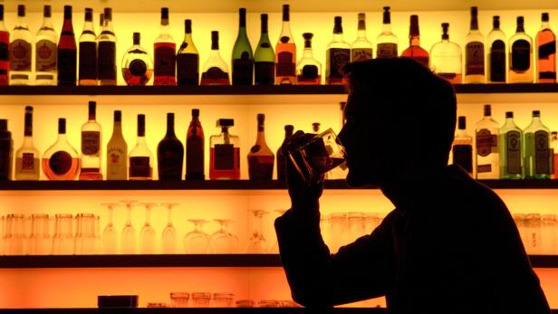 THEMENBILD: SONDERSTEUER AUF ALKOHOL