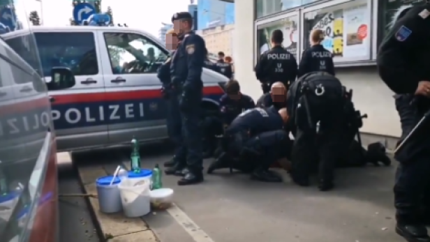 Video zeigt mutmaßliche Polizeigewalt gegen Klima-Aktivisten