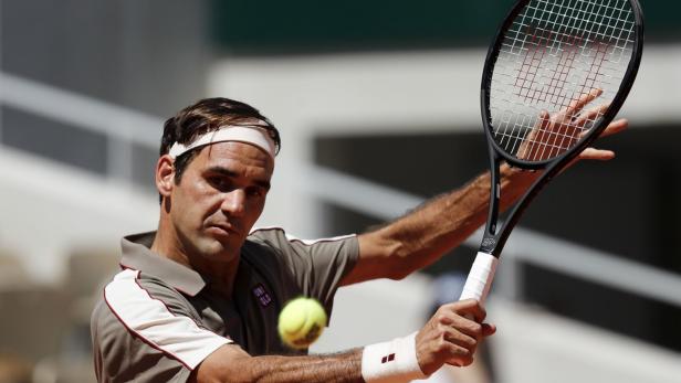 Altmeister Federer bleibt in Paris souverän