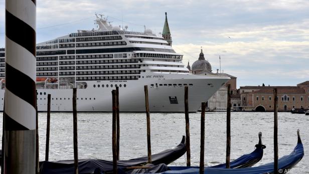 Die Kreuzfahrt-Riesen werden in Venedig zu einem immer größeren Problem