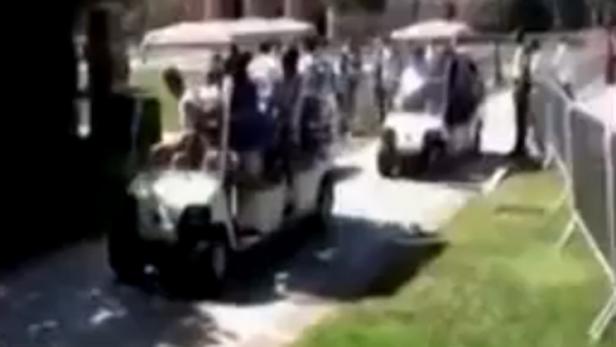 Video: Fan läuft in Reals Golfmobil