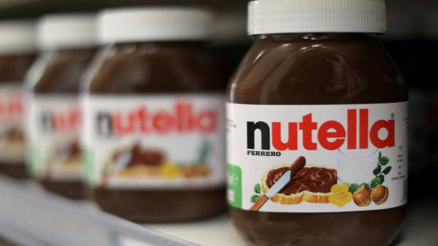 Die Produktion der Nuss-Nougat-Creme in der größten Nutella-Fabrik der Welt steht derzeit still.
