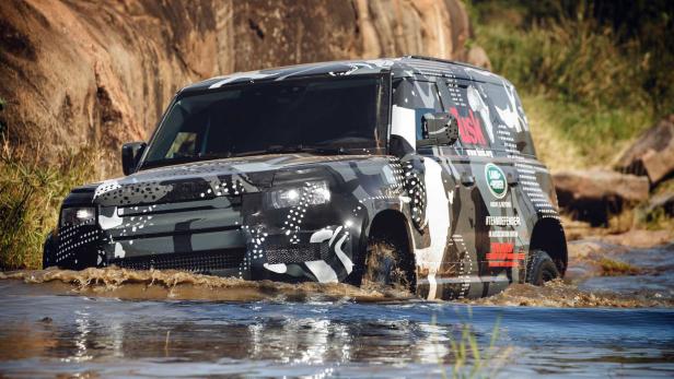 2020-land-rover-defender-testing-in-kenya.jpg