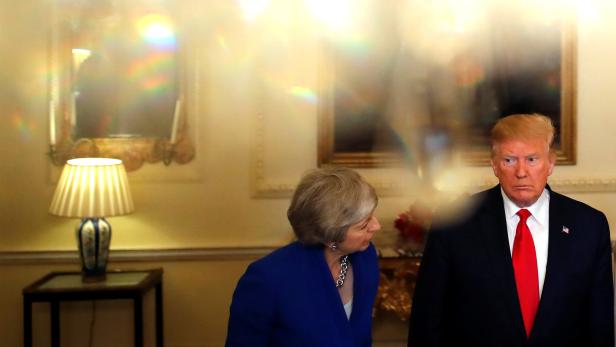 Trump brüskiert May - und trifft Brexit-Scharfmacher Farage