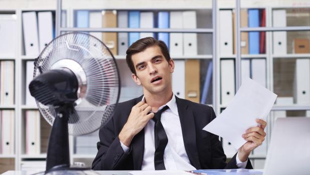 Dresscode bei Hitze: Was im Büro erlaubt ist