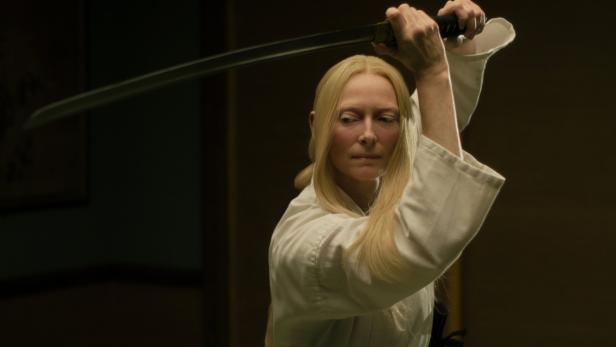 Tilda Swinton bekämpft Zombies mit dem Samurai-Schwert: „The Dead Don’t Die&quot;