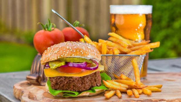 Der erste In-vitro-Burger sorgte vor einigen Jahren für große Aufmerksamkeit. Mittlerweile gibt es eine Vielzahl an Start-ups, die sich mit kultiviertem Fleisch beschäftigen