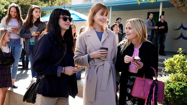 Madeline Martha Mackenzie (Reese Witherspoon, re.), Celeste Wright (Nicole Kidman, M.) und Jane Chapman (Shailene Woodley)