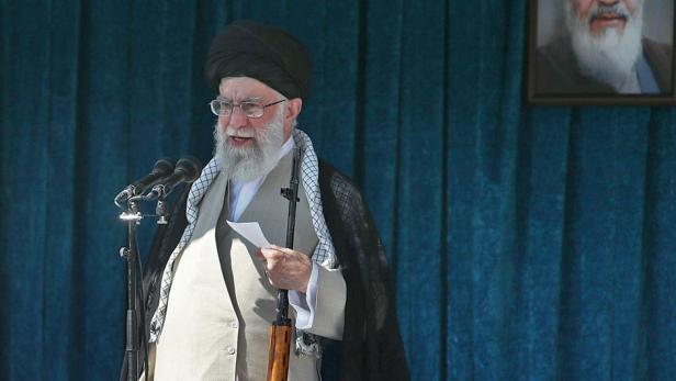 Ajatollah Khamenei ist der starke Mann im Staat – und hasst die USA