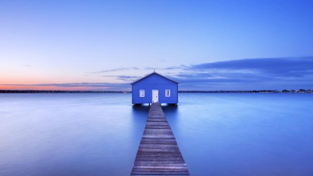 &quot;Blue Boat House&quot;: Ein kleines blaues Bootshaus, das auf Stelzen steht, lockt zahlreiche Instagrammer ins australische Perth.