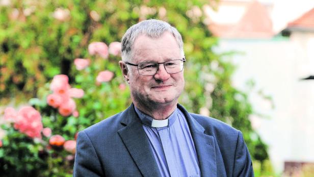 Manfred Scheuer beim Empfang im Bischofsgarten