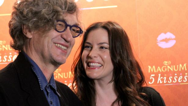 epa03659774 Hollywood actress Liv Tyler and German movie director Wim Wenders present their promo clip &#039;Every Kiss Tells A Story&#039; at Soho House in Berlin, Germany, 12 April 2013. The film advertises Magnum ice cream. EPA/STEFAN SCHAUBITZER