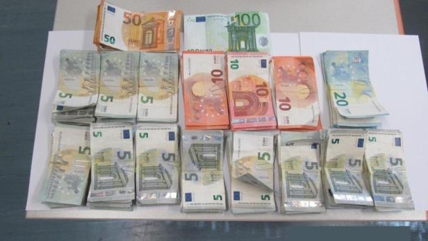 2.000 Euro Bargeld wurden sichergestellt.