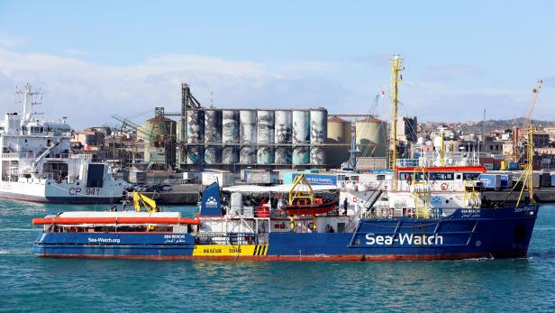 FILE PHOTO: The migrant search and rescue ship Sea Watch 3 arrives at the port of Catania