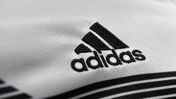Deutsche Regierung genehmigt KfW-Kredit in Milliardenhöhe für Adidas